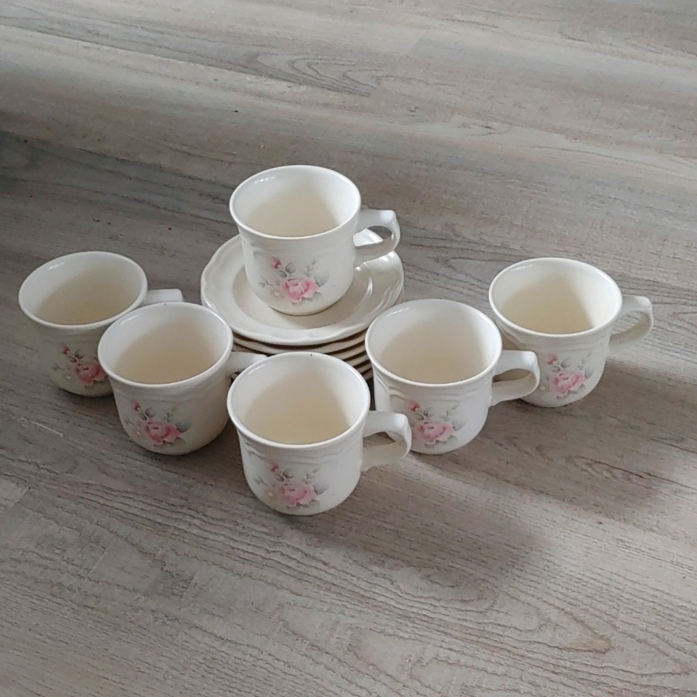 Pfaltzgraff tea cups and saucers